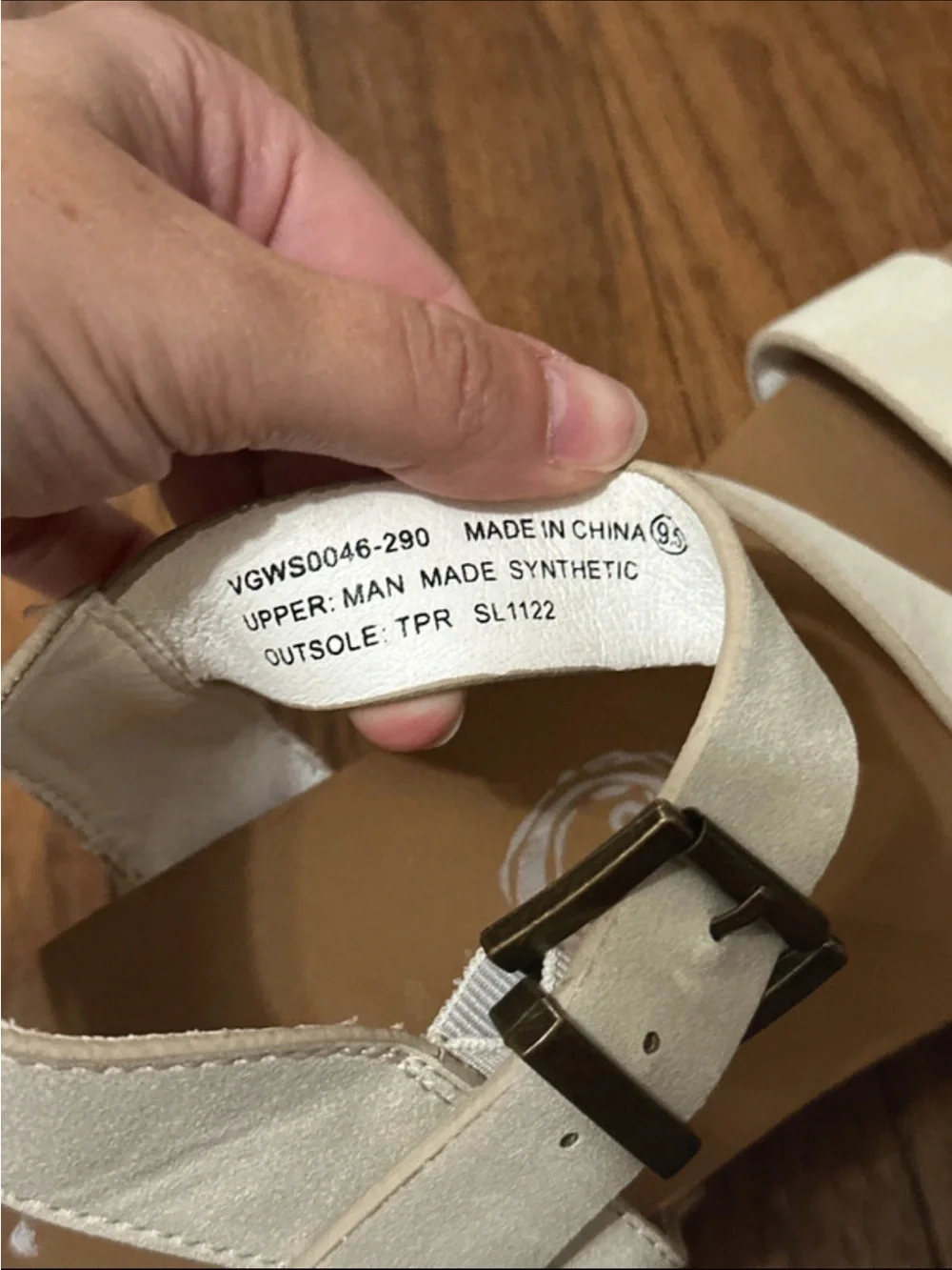Very G Giavanna Wedge with Western/Aztec Pattern Size 9.5